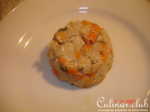 Кефаль (судак) с сырокопченым мясом, запеченая в сливках