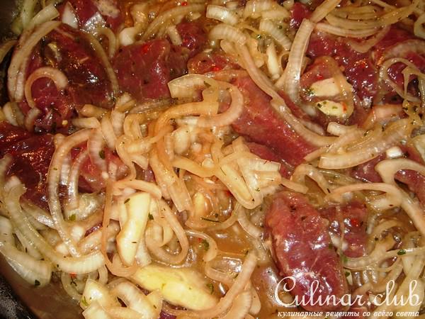 шашлык из мяса ягненка с беконом