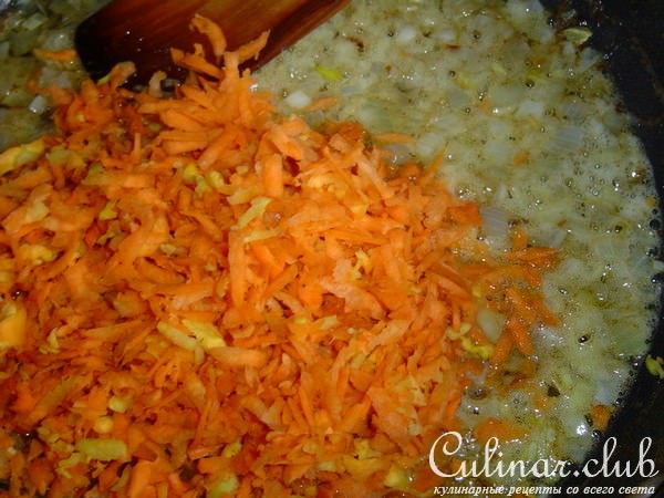 Постный картофельный рулет с грибами и овощами