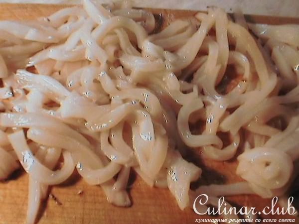 СОВЕТ: кальмаров не варить!