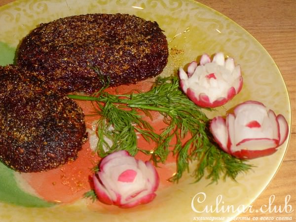 Свекольные котлетки с манкой