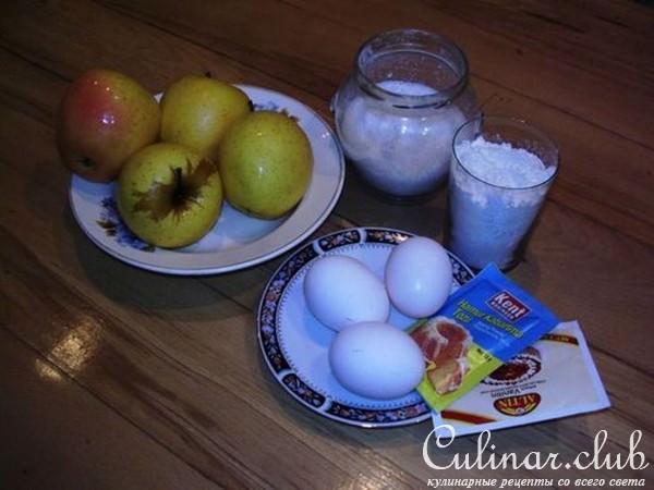 Шарлотка с яблоками
