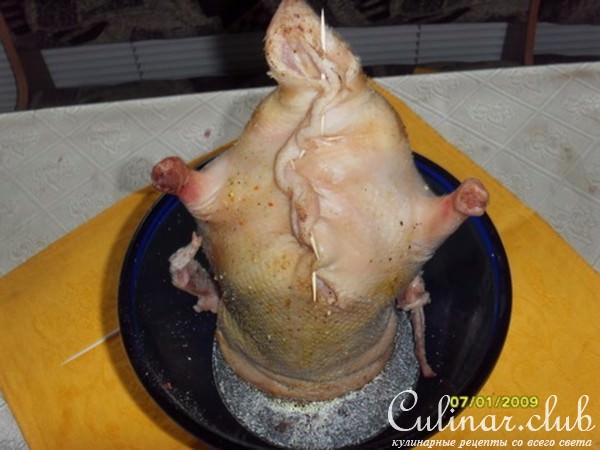 Утка фаршированная гречкой и грибами