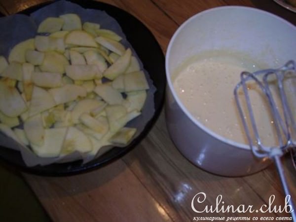 Шарлотка с яблоками