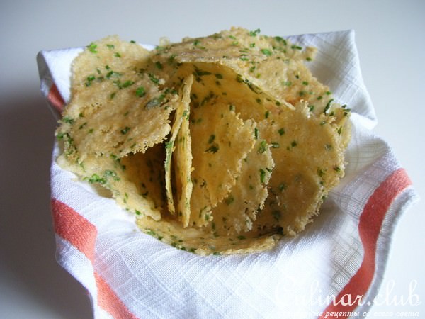 Сырные чипсы