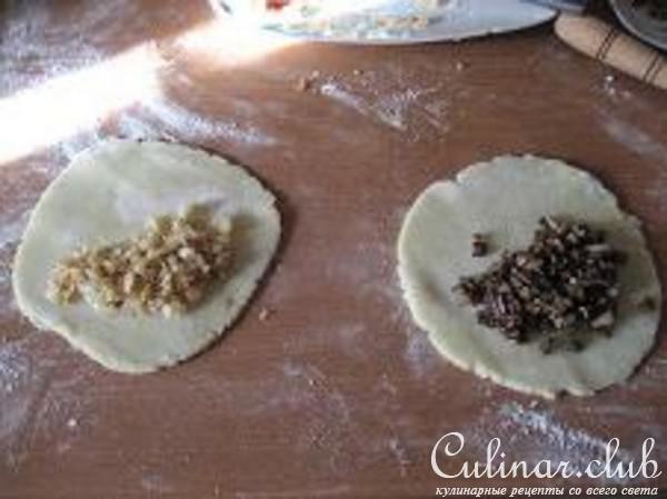 Картофляники с капустой и грибами