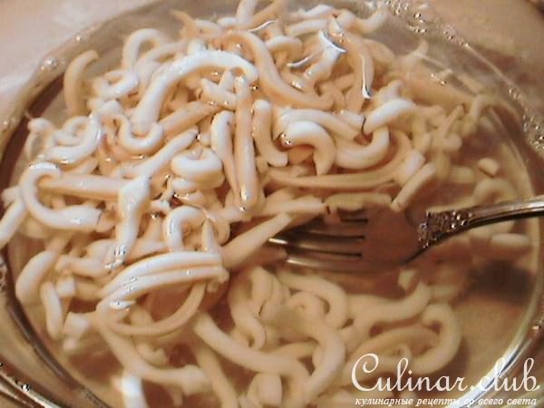 СОВЕТ: кальмаров не варить!
