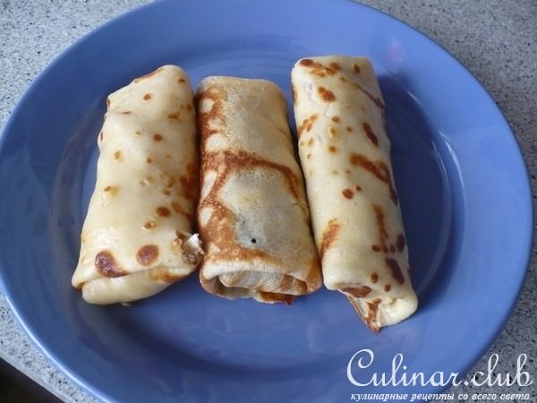 Блины с мясной начинкой.