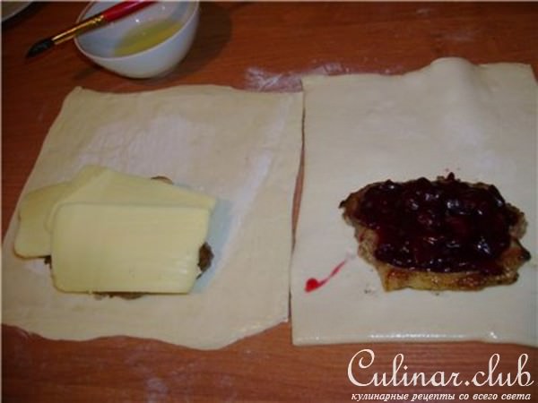Мясо в слоеном тесте