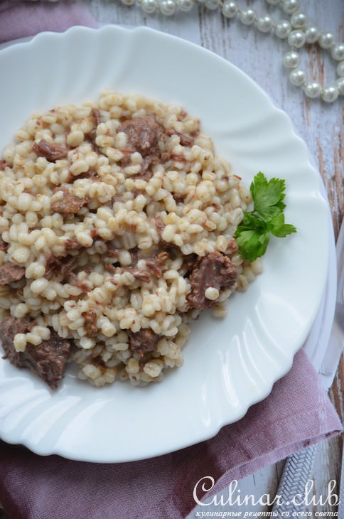 Перловая каша с тушенкой