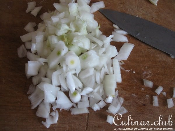 Капуста тушенная с солеными огурчиками