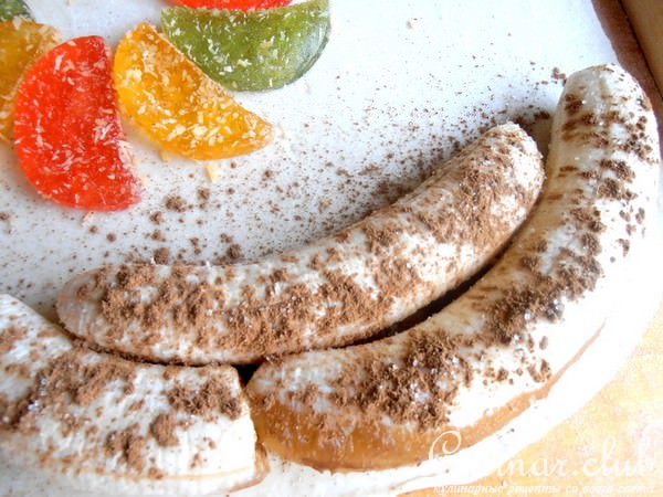 Слоёный рулет с банановой начинкой