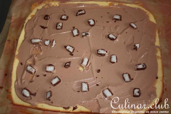 Нежные рулеты с баунти и клубникой
