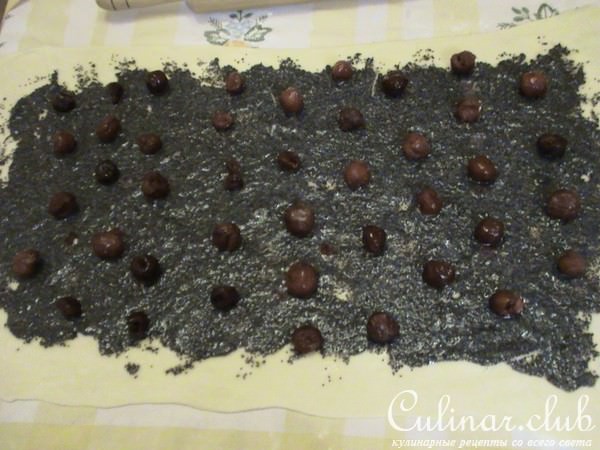 Штрудель с маком и вишней