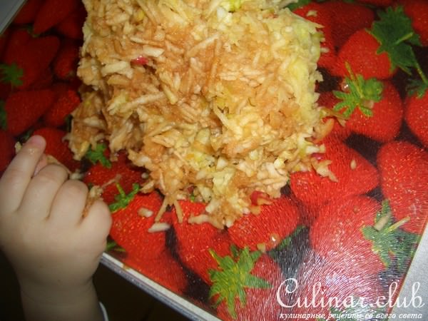 Яблочный рулет