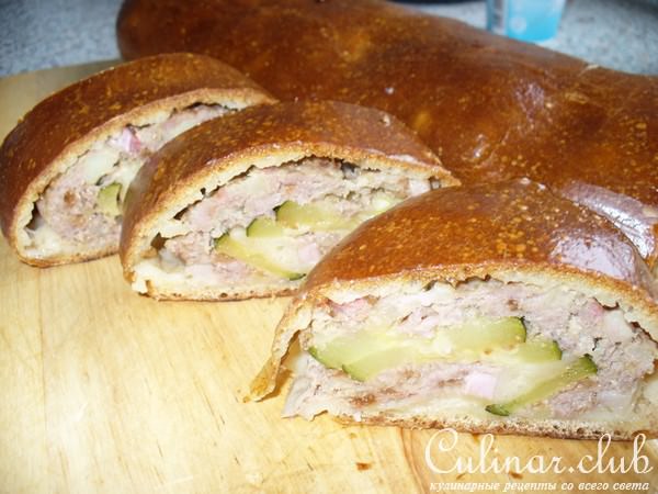 Рулет с фаршем и кабачком
