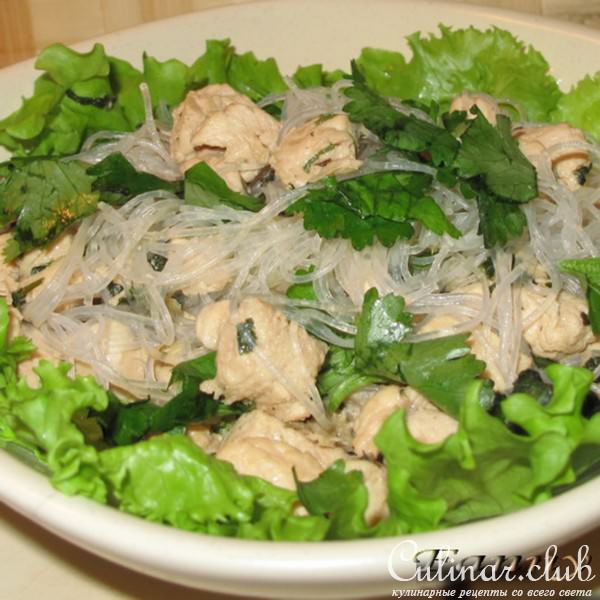 Восточный салат с курицей