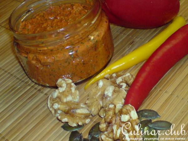 Салат из моркови,апельсина и орешков/Дип из запечённого перца и вяленых помидоров