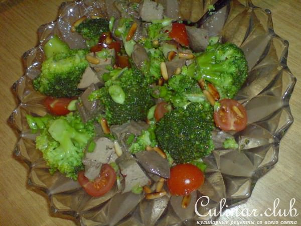Салат из брокколи и птичьей печени