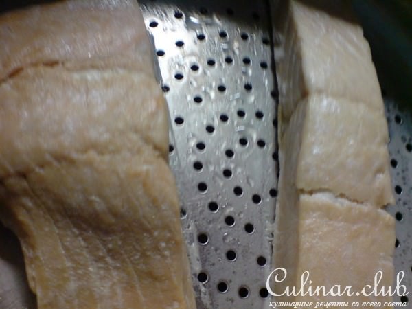 Салат с красной рыбой,черри и авокадо