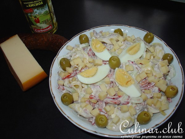 Салат с Тортеллини.