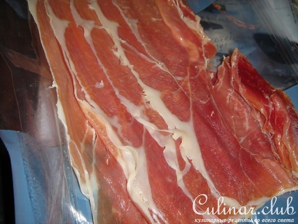 Салат из рукколы с хамоном