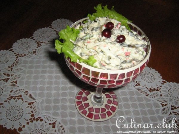 Салат с морской капустой.