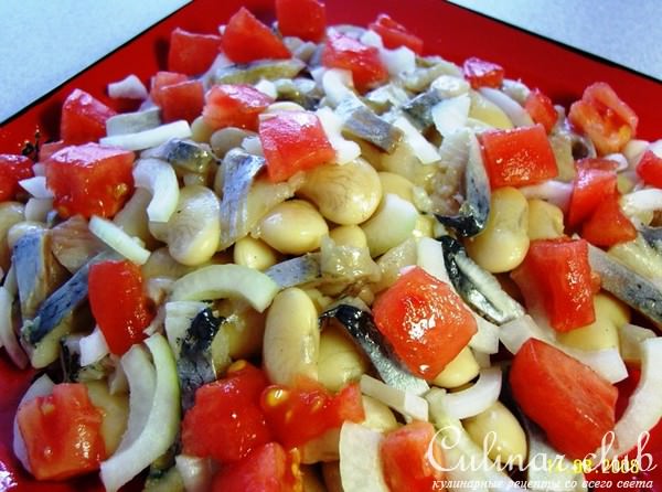 Салат из сельди с фасолью и луком