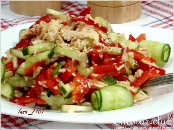 Салат из куриной грудки с огурцами