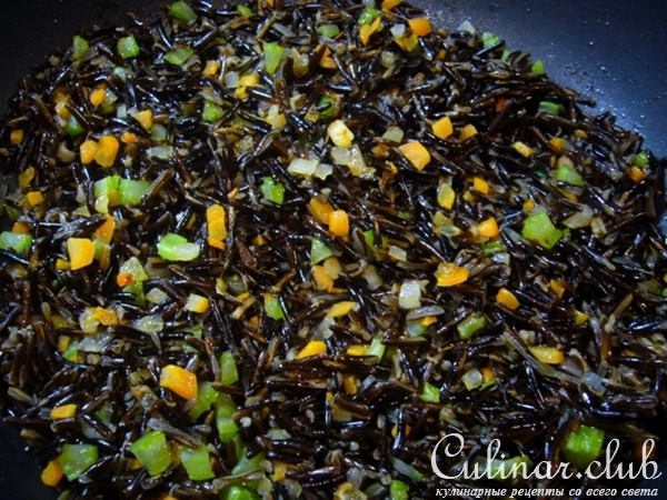 Куриный салат с черным рисом