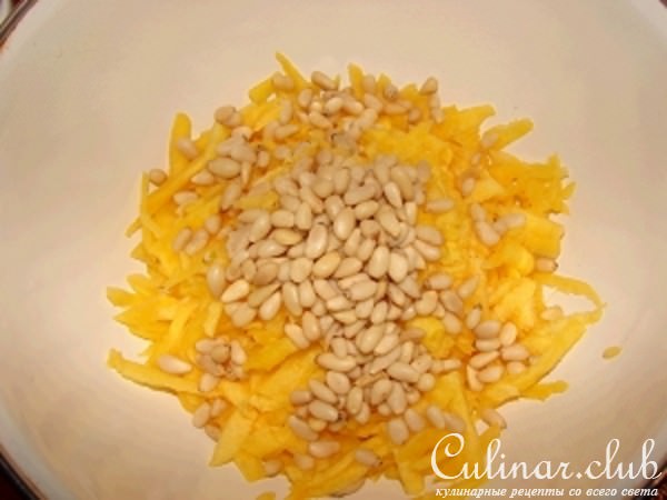 Салат из тыквы с орешками и мёдом