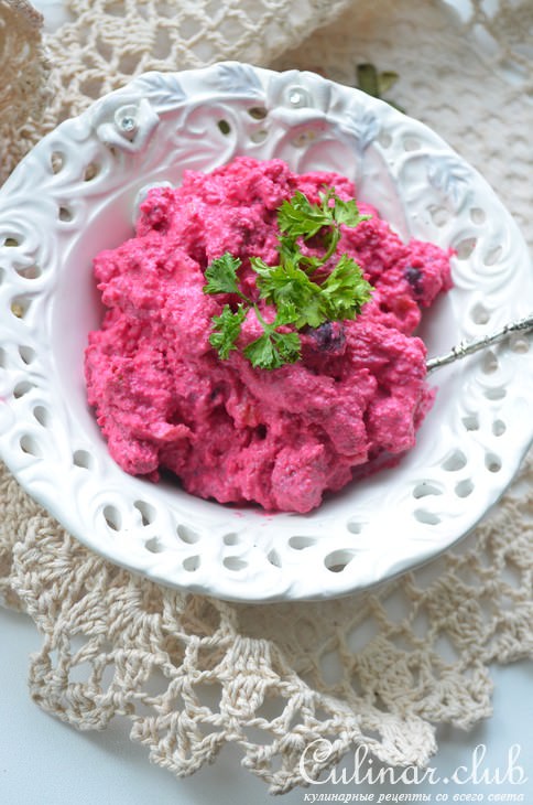 Свекольный сыр с сухариками