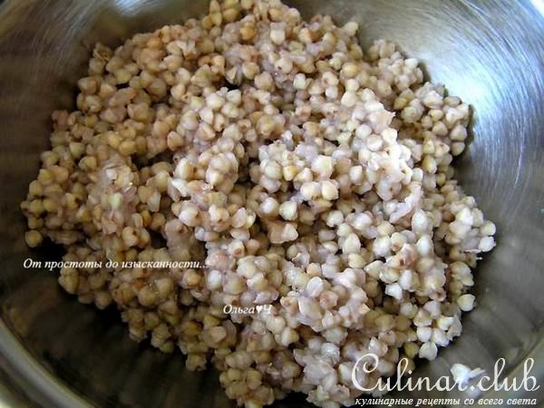 Салат из зеленой гречки с овощами и ореховой заправкой