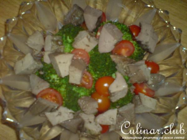 Салат из брокколи и птичьей печени
