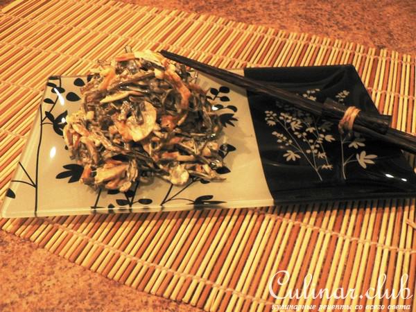 Морская капуста с грибами (почти постное блюдо, но все портит майонез)))