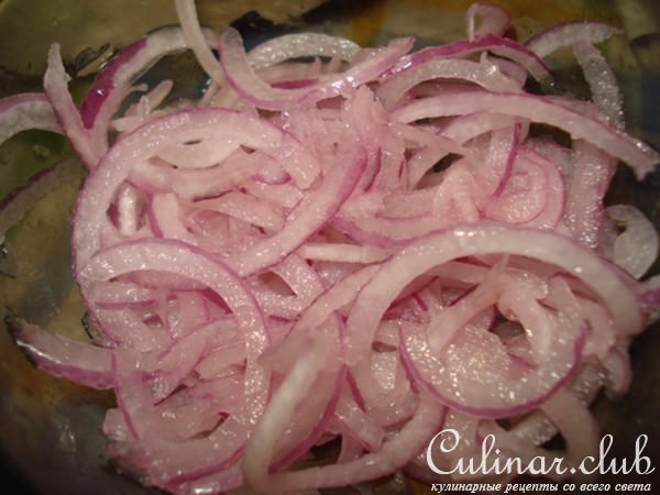 Салат из баклажанов со свеклой и сельдью