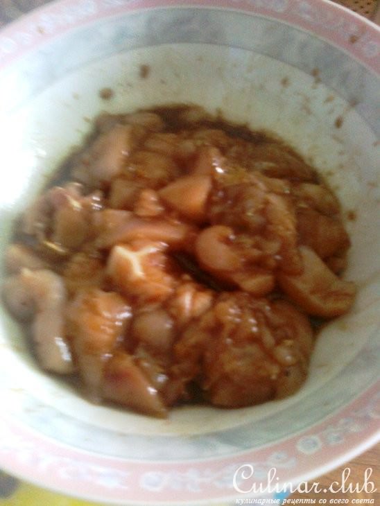 Салат с курицей и овощами