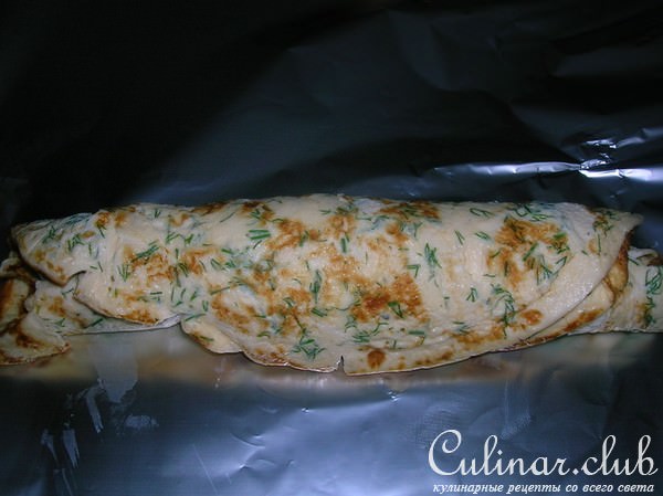 Салат мясной с омлетом и корнишонами ( думаю, что вариант)