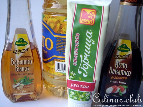 Салат с грудками, с двойным соусом