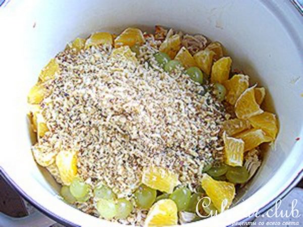 Салат из курицы с виноградом