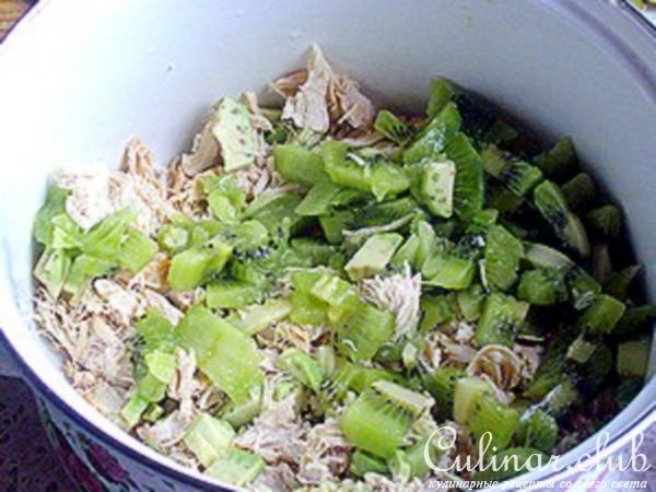 Фруктовый салат с курицей