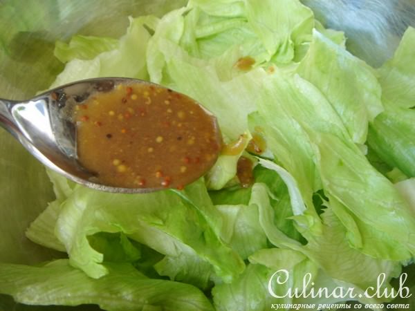 Салат с грудками, с двойным соусом