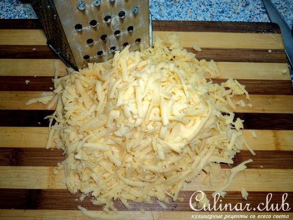 Несложный салат с курицей.