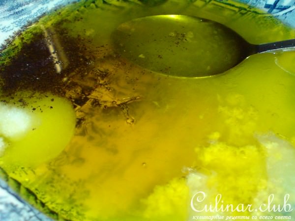 Салат из куриной грудки,риса и маринованного перца