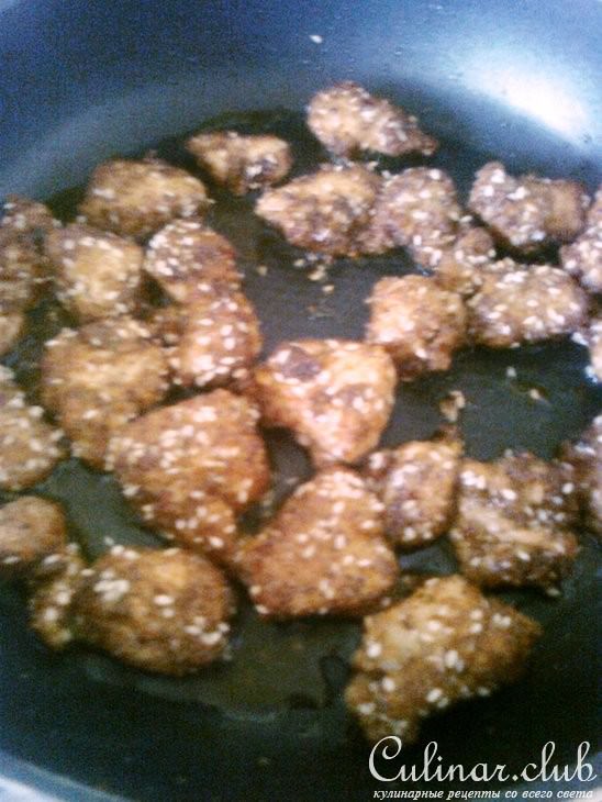 Салат с курицей и овощами