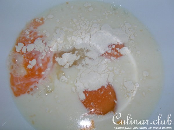 Салат мясной с омлетом и корнишонами ( думаю, что вариант)