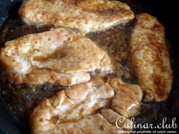 Салат с грудками, с двойным соусом