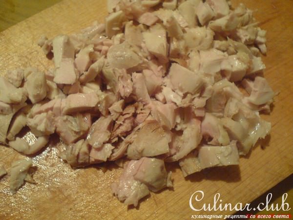 Куриный салат с авокадо и яблоком