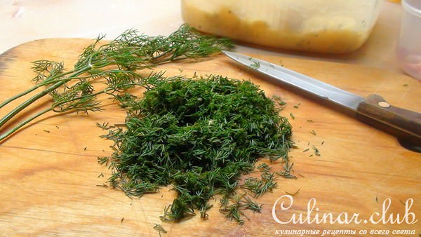 Очень вкусный картофельный салат с копчёной сёмгой.