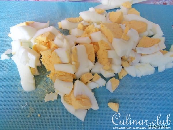 Салат с оливками и огурцом